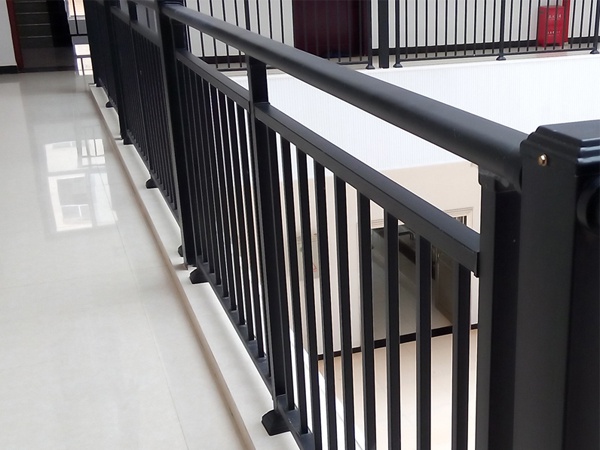 噴塑陽(yáng)臺(tái)護(hù)欄 噴塑陽(yáng)臺(tái)護(hù)欄