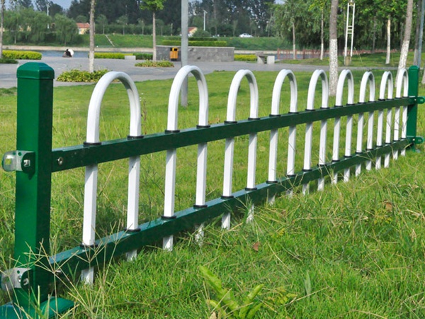 鋅鋼草坪護(hù)欄圖片3