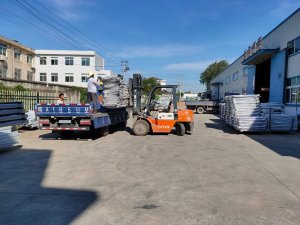 金用護(hù)欄2020年8月15日鋅鋼陽臺護(hù)欄裝車發(fā)貨！