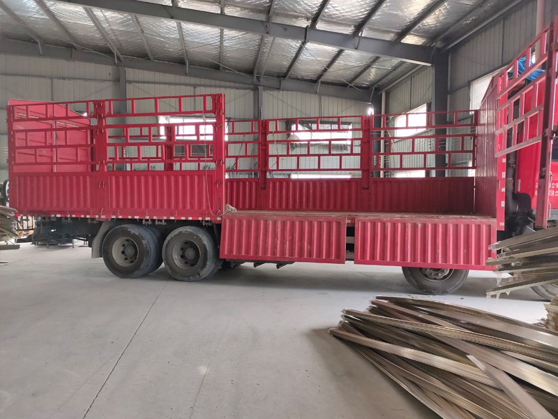 金用護欄2020年8月25日鋅鋼百葉窗發貨！