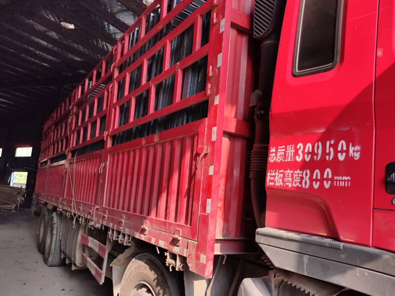 金用護欄2020年8月25日鋅鋼百葉窗發貨！