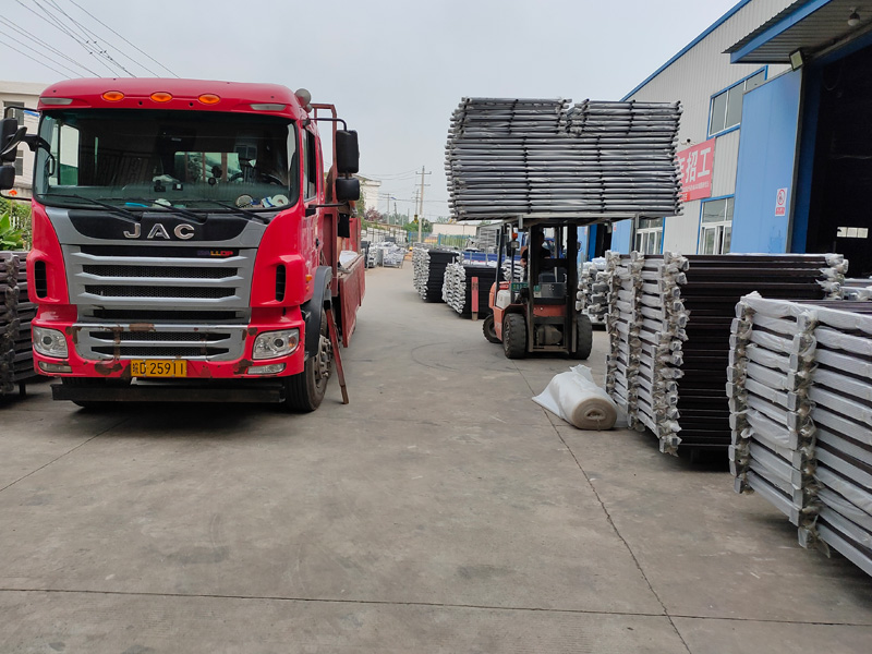 金用護欄2020年8月26日鋁合金護窗欄桿發(fā)貨! 金用護欄2020年8月26日鋁合金護窗欄桿發(fā)貨!