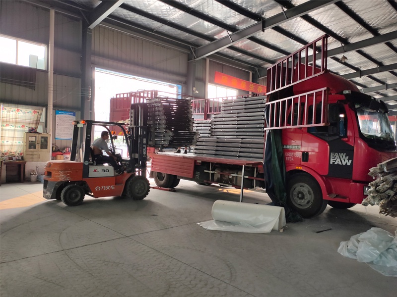 金用護欄2020年9月1日鋁合金玻璃護欄發(fā)貨! 金用護欄2020年9月1日鋁合金玻璃護欄發(fā)貨!