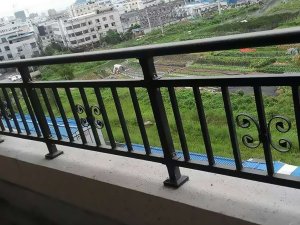 為什么大家喜歡采購鋅鋼陽臺護欄？原因在這里！