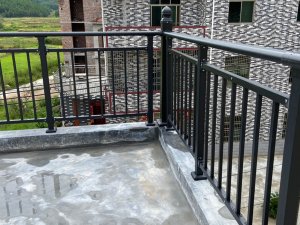 陽臺(tái)護(hù)欄廠家哪家口碑好？