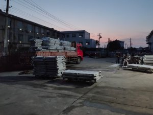 金用護欄2020年9月19日鋅鋼百葉窗發貨！