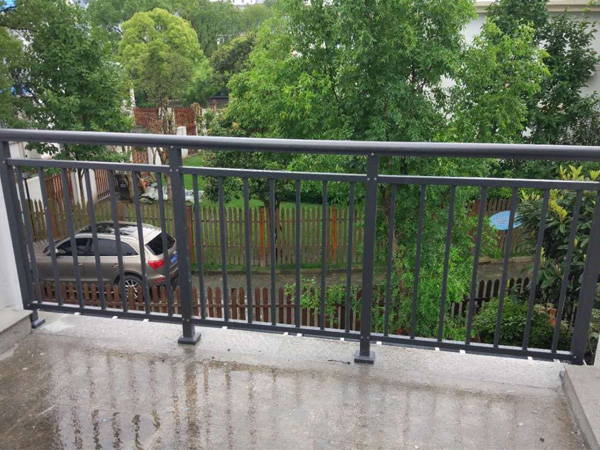 鋅鋼陽臺護欄介紹 鋅鋼陽臺護欄介紹