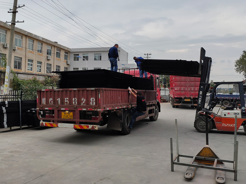 金用護欄2020年10月14日鋅鋼圍墻護欄發(fā)貨！