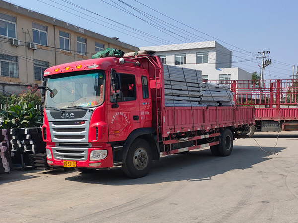 金用護欄2020年10月19日鋅鋼陽臺護欄發(fā)貨! 金用護欄2020年10月19日鋅鋼陽臺護欄發(fā)貨!