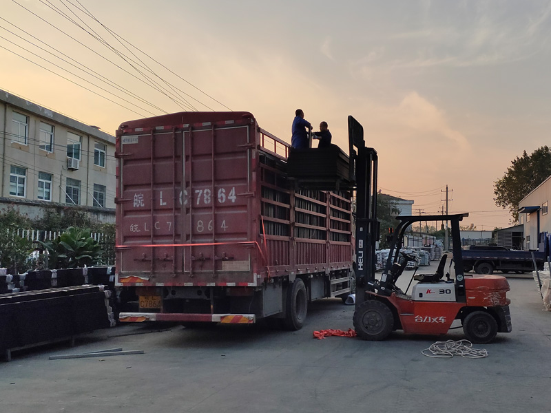 金用護(hù)欄2020年10月20日鋅鋼百葉窗發(fā)貨! 金用護(hù)欄2020年10月20日鋅鋼百葉窗發(fā)貨!