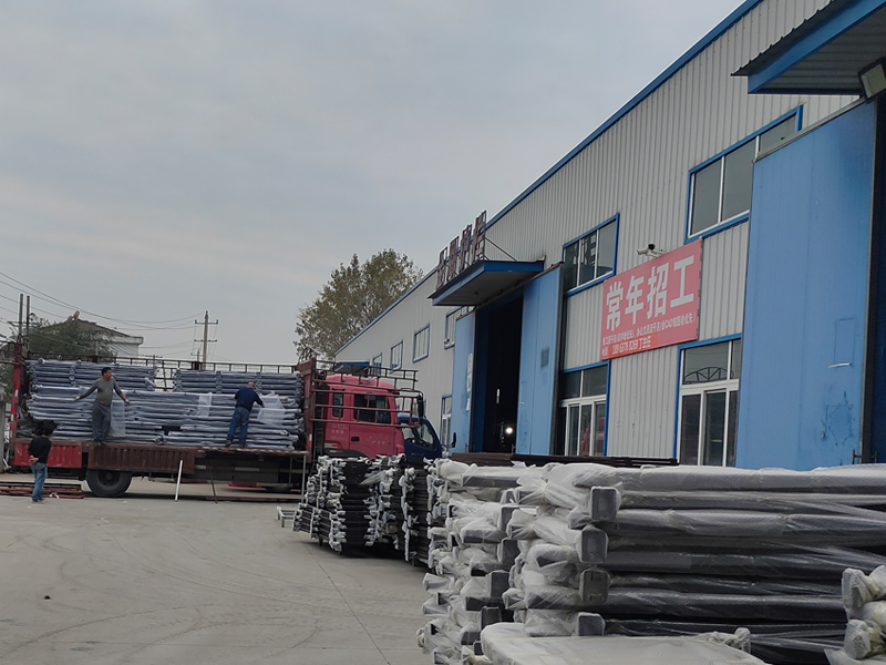 金用護(hù)欄2020年11月6日早上鋅鋼陽臺欄桿發(fā)貨! 金用護(hù)欄2020年11月6日早上鋅鋼陽臺欄桿發(fā)貨!