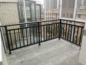 辨別鋅鋼護(hù)欄表面處理優(yōu)劣的方法有哪些？