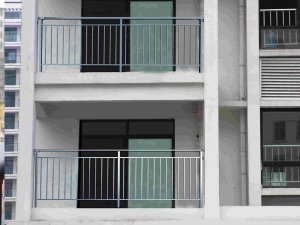 為什么大家選擇鋅鋼護(hù)欄？