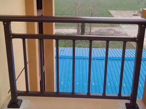 鋅鋼護(hù)欄和鋁合金護(hù)欄哪個(gè)好？