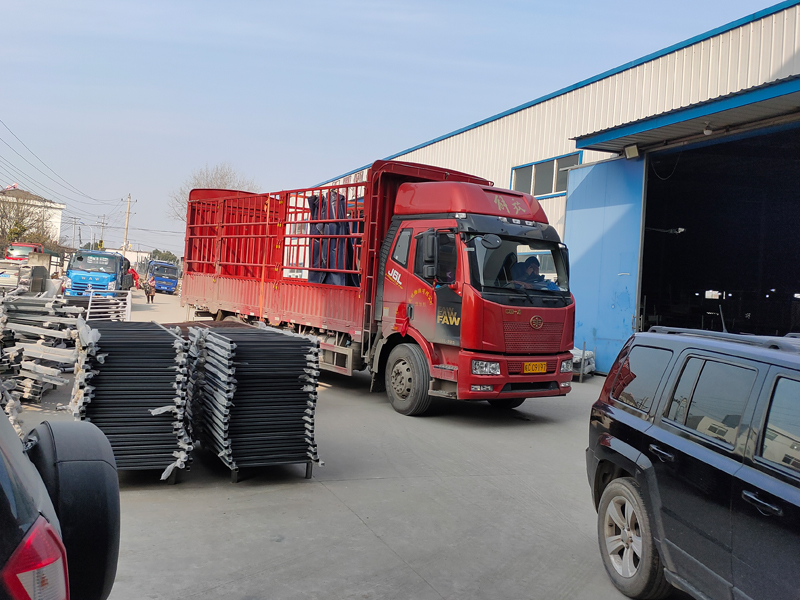 金用護欄2020年12月25日鋅鋼百葉窗發(fā)貨! 金用護欄2020年12月25日鋅鋼百葉窗發(fā)貨!