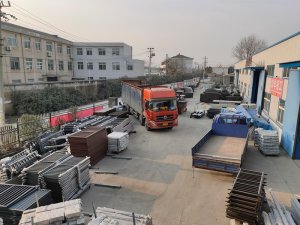 金用護(hù)欄2021年1月4日鋅鋼百葉窗發(fā)貨！