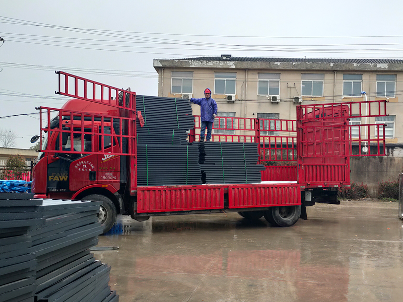 金用護欄2021年3月15日鋁合金百葉窗發(fā)貨! 金用護欄2021年3月15日鋁合金百葉窗發(fā)貨!