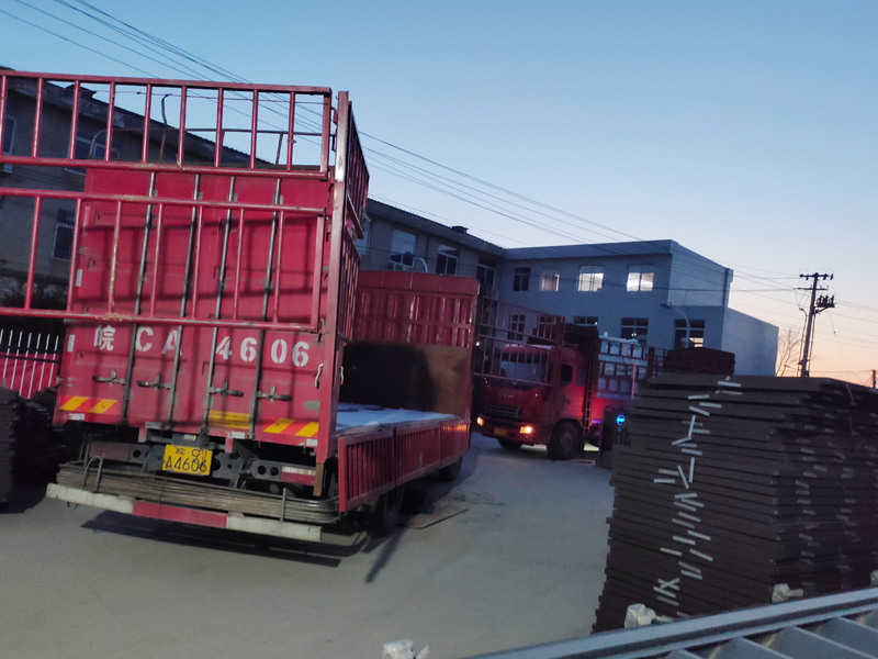 金用護欄2021年3月22日鋁合金百葉窗發貨！