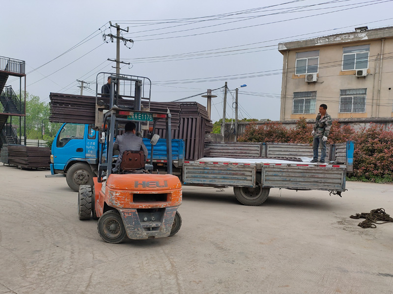 金用護欄2021年4月14日鋁合金百葉窗發貨! 金用護欄2021年4月14日鋁合金百葉窗發貨!