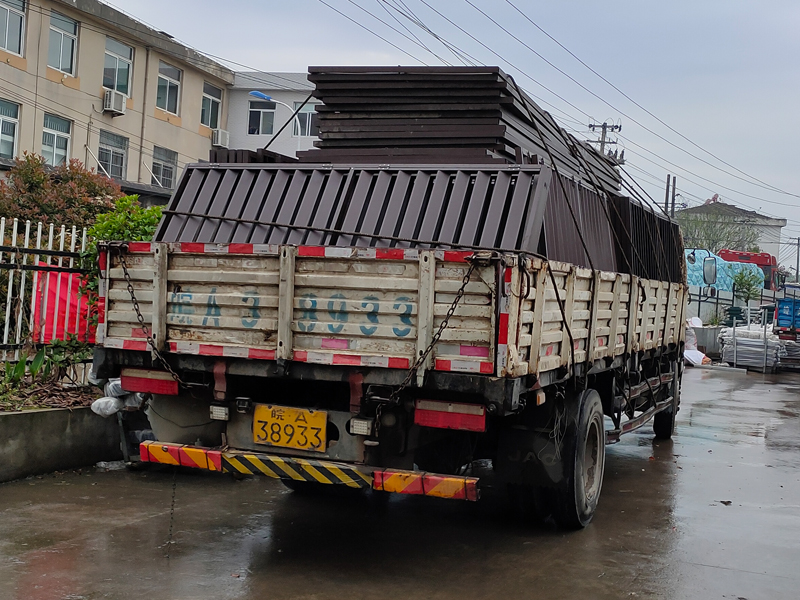 金用護欄2021年4月21日鋁合金百葉窗發貨！