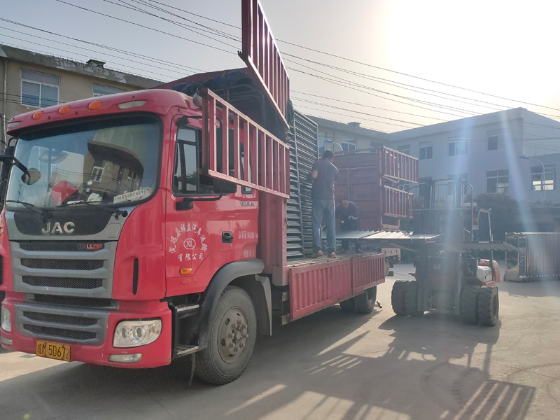 金用護(hù)欄2021年4月30日鋅鋼百葉窗發(fā)貨！