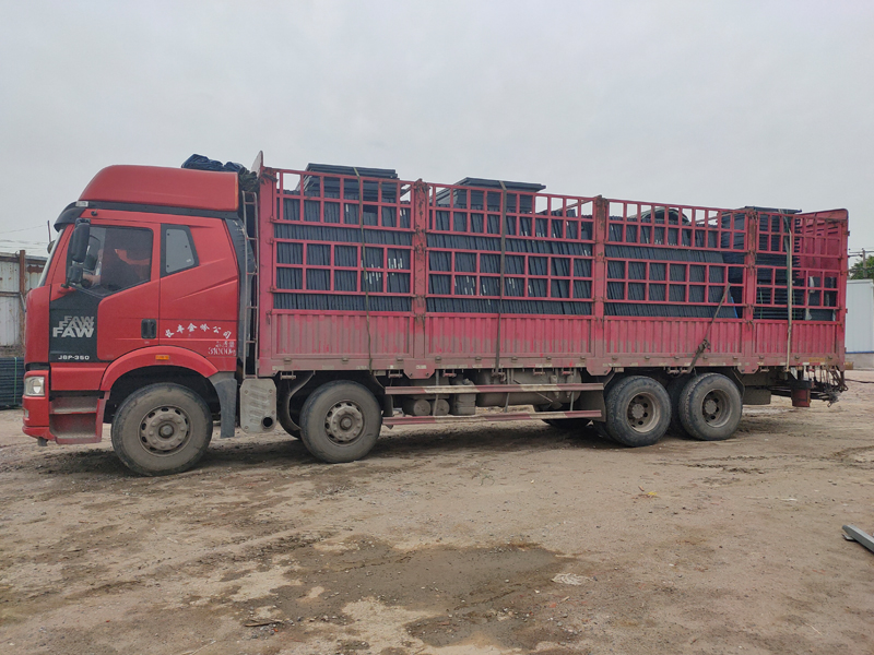 金用護(hù)欄2021年5月6日鋁合金百葉窗發(fā)貨! 金用護(hù)欄2021年5月6日鋁合金百葉窗發(fā)貨!