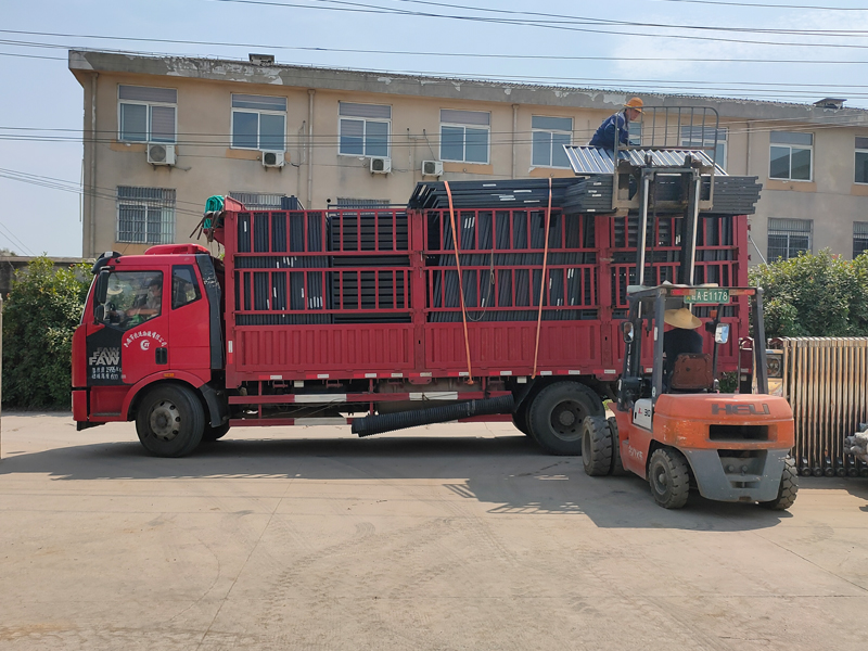 金用護欄2021年5月31日鋅鋼百葉窗發貨! 金用護欄2021年5月31日鋅鋼百葉窗發貨!