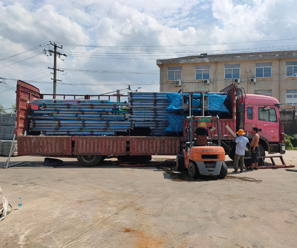 金用護(hù)欄2021年6月15日鋅鋼陽臺護(hù)欄發(fā)貨！