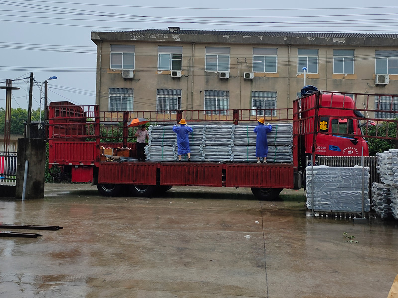 金用護(hù)欄2021年7月8日鋅鋼陽(yáng)臺(tái)護(hù)欄發(fā)貨! 金用護(hù)欄2021年7月8日鋅鋼陽(yáng)臺(tái)護(hù)欄發(fā)貨!