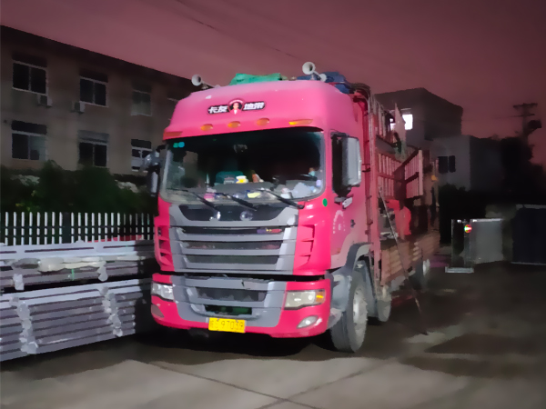 金用護欄2021年8月17日鋅鋼空調欄桿發貨！