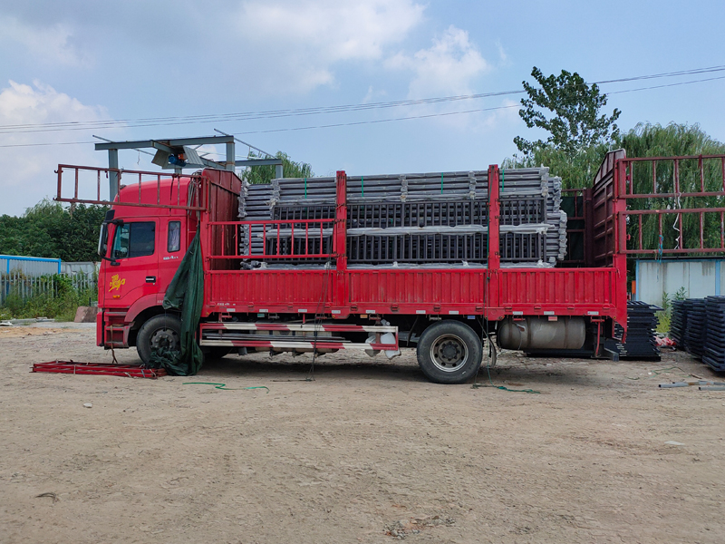 金用護欄2021年8月31日鋅鋼連廊欄桿發貨！