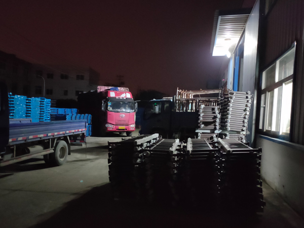 金用護欄2021年10月21日鋅鋼樓梯欄桿發貨！