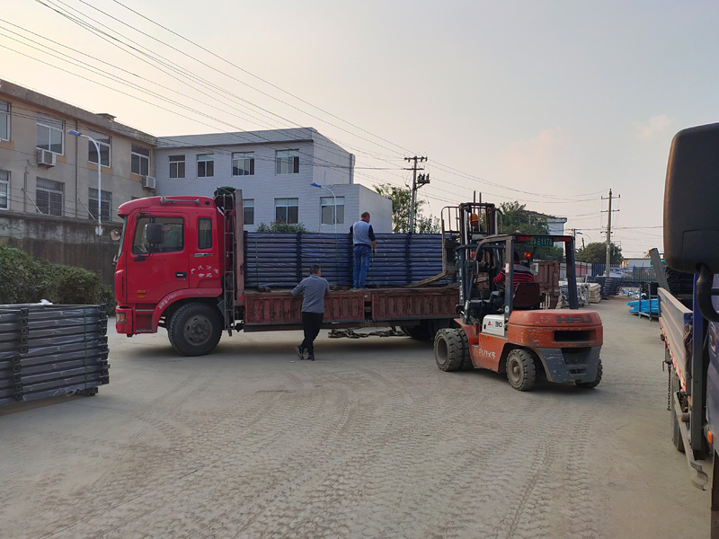 金用護欄2021年11月2日鋅鋼陽臺護欄發貨! 金用護欄2021年11月2日鋅鋼陽臺護欄發貨!