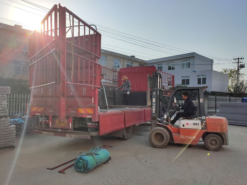 金用護(hù)欄2021年12月3日鋅鋼空調(diào)欄桿發(fā)貨! 金用護(hù)欄2021年12月3日鋅鋼空調(diào)欄桿發(fā)貨!