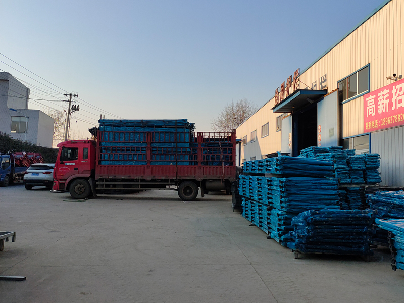 金用護欄2022年1月10日鋅鋼陽臺護欄裝車發貨! 金用護欄2022年1月10日鋅鋼陽臺護欄裝車發貨!