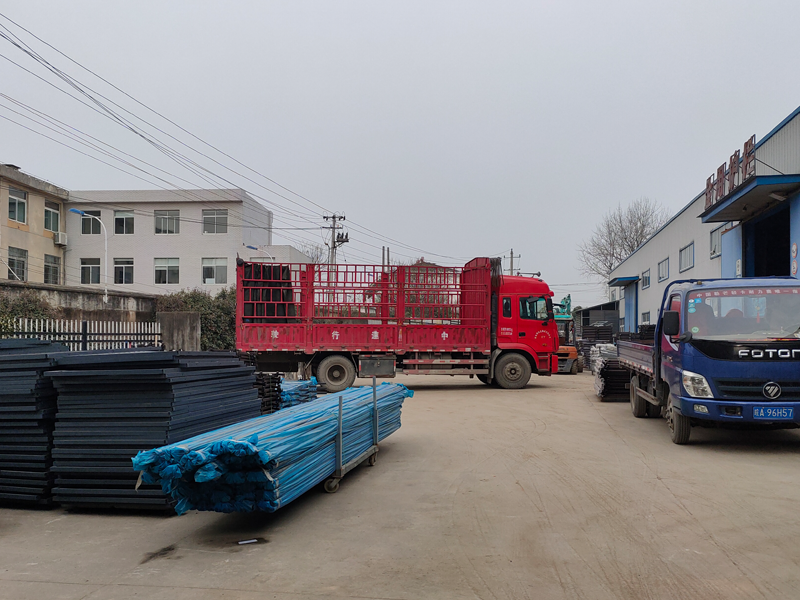 金用護(hù)欄2022年2月22日鋁合金百葉窗裝車(chē)發(fā)貨! 金用護(hù)欄2022年2月22日鋁合金百葉窗裝車(chē)發(fā)貨!