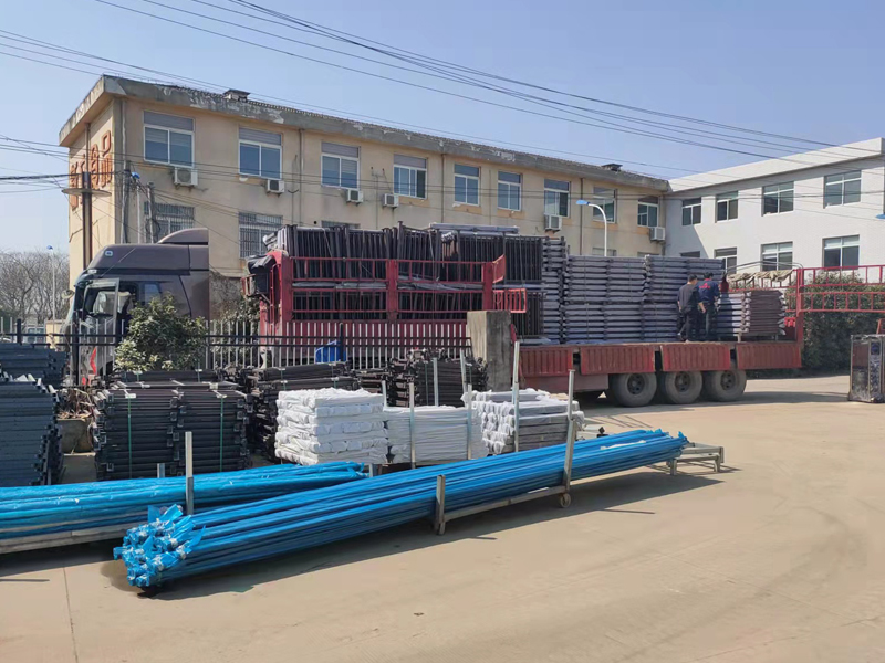 金用護(hù)欄2022年3月4日鋅鋼陽臺欄桿裝車發(fā)貨! 金用護(hù)欄2022年3月4日鋅鋼陽臺欄桿裝車發(fā)貨!