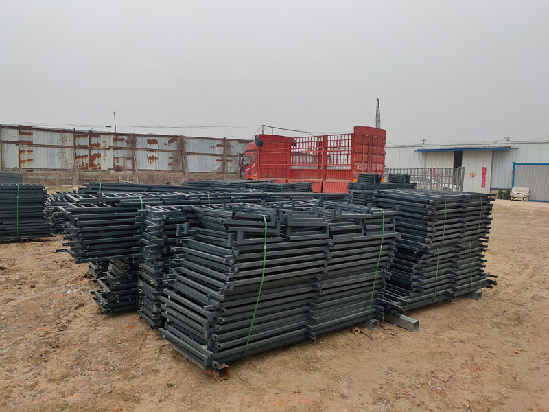 金用護欄2022年3月15日鋅鋼護窗欄桿裝車發貨! 金用護欄2022年3月15日鋅鋼護窗欄桿裝車發貨!