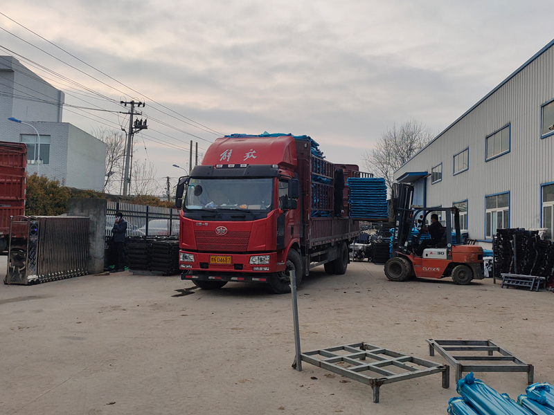 金用護(hù)欄2022年3月21日鋅鋼陽臺(tái)欄桿裝車發(fā)貨! 金用護(hù)欄2022年3月21日鋅鋼陽臺(tái)欄桿裝車發(fā)貨!