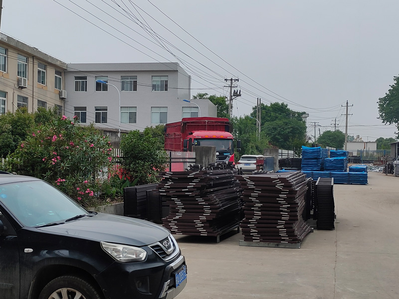 金用護欄2022年5月21日鋅鋼百葉窗裝車發貨! 金用護欄2022年5月21日鋅鋼百葉窗裝車發貨!