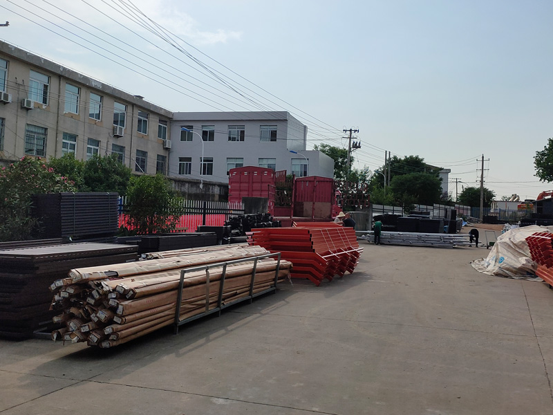 金用護欄2022年6月6日鋅鋼樓梯欄桿裝車發貨! 金用護欄2022年6月6日鋅鋼樓梯欄桿裝車發貨!