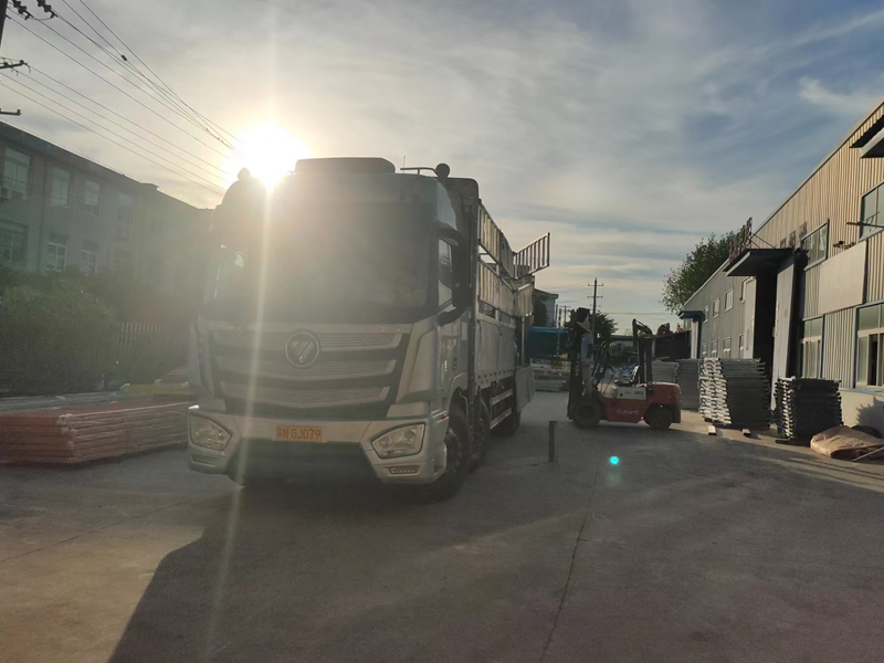 金用護欄2022年8月13日鋅鋼陽臺護欄裝車發(fā)貨! 金用護欄2022年8月13日鋅鋼陽臺護欄裝車發(fā)貨!