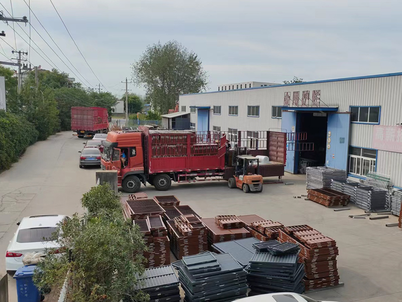 金用護欄2022年8月22日鋁合金百葉窗裝車發貨! 金用護欄2022年8月22日鋁合金百葉窗裝車發貨!