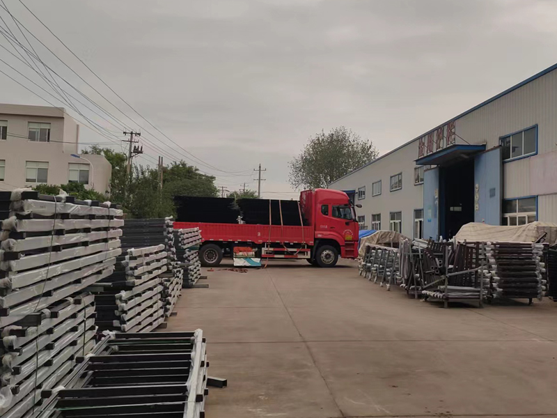 金用護欄2022年9月14日鋅鋼圍墻護欄裝車發(fā)貨！