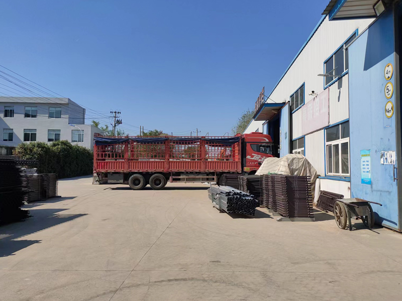 金用護(hù)欄2022年10月22日鋅鋼百葉窗裝車發(fā)貨! 金用護(hù)欄2022年10月22日鋅鋼百葉窗裝車發(fā)貨!