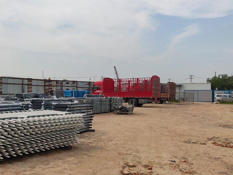 金用護(hù)欄2023年5月15日鋅鋼陽(yáng)臺(tái)欄桿裝車(chē)發(fā)貨！