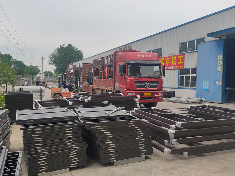 金用護(hù)欄2023年5月16日鋅鋼百葉窗裝車(chē)發(fā)貨! 金用護(hù)欄2023年5月16日鋅鋼百葉窗裝車(chē)發(fā)貨!