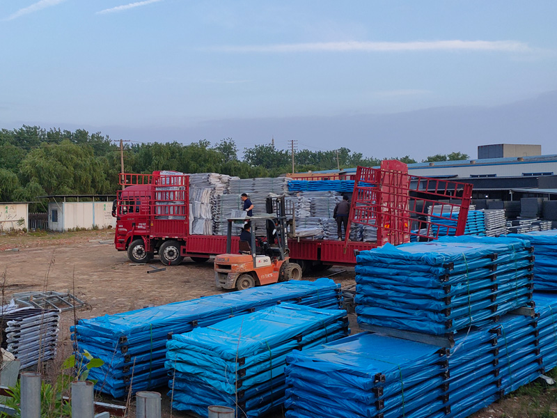 2023年5月22日鋅鋼陽臺欄桿裝車發貨! 2023年5月22日鋅鋼陽臺欄桿裝車發貨!