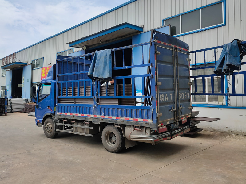 2023年5月27日鋅鋼百葉窗裝車發(fā)貨! 2023年5月27日鋅鋼百葉窗裝車發(fā)貨!