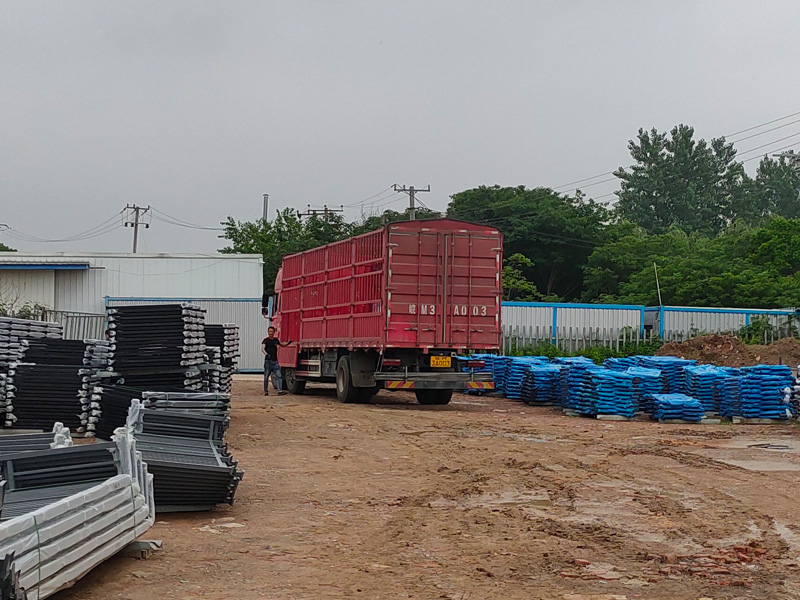 2023年5月30日鋅鋼護窗欄桿裝車發(fā)貨! 2023年5月30日鋅鋼護窗欄桿裝車發(fā)貨!